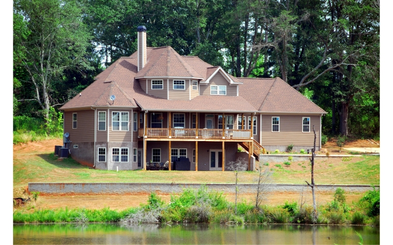 What Does Under Contract Mean in Real Estate?