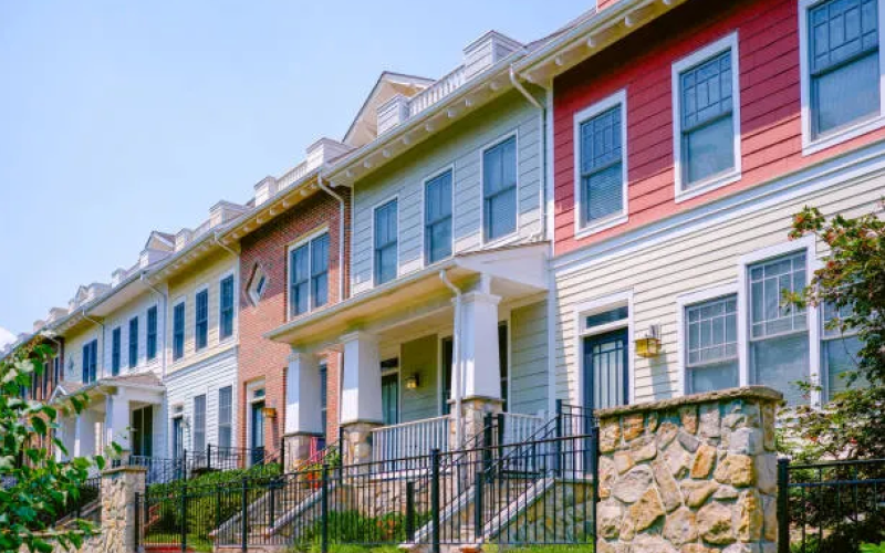 Townhouse vs. Condominium: Key Differences and Which is Right for You?